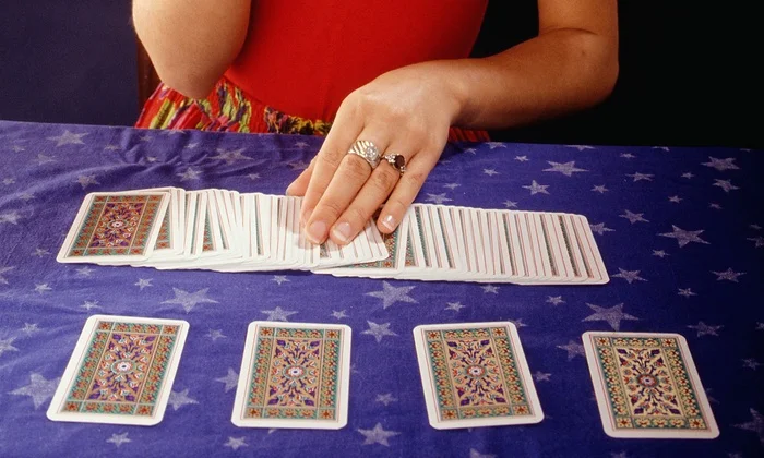 How to Prepare for a Tarot Reading