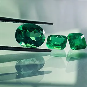 Everything you want to know about wearing an Emerald Gemstone