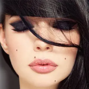 शुभ-अशुभ का संकेत देते हैं मनुष्य के शरीर में होने वाले तिल