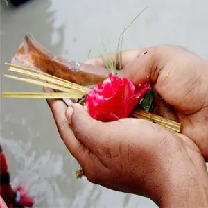 पितृपक्ष में जरूर जानें पितरों की तस्वीरों के बारे में ये बातें