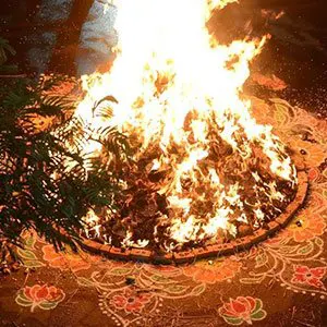 भद्रा रहित इन शुभ योग में होगा होलिका दहन, जानिए, मुहूर्त, पूजन विधि और ज्योतिषीय उपाय