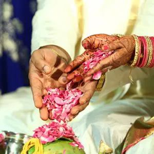 जानिए, दाम्पत्य जीवन को खुशहाल बनाने के उपाय dampatya jeevan ko khushal banane ke upay